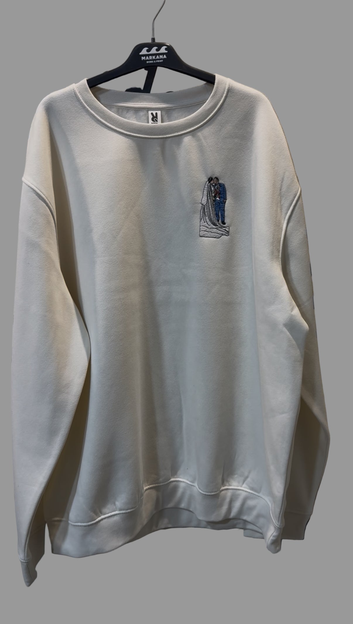 Sudadera Silueta Bordada